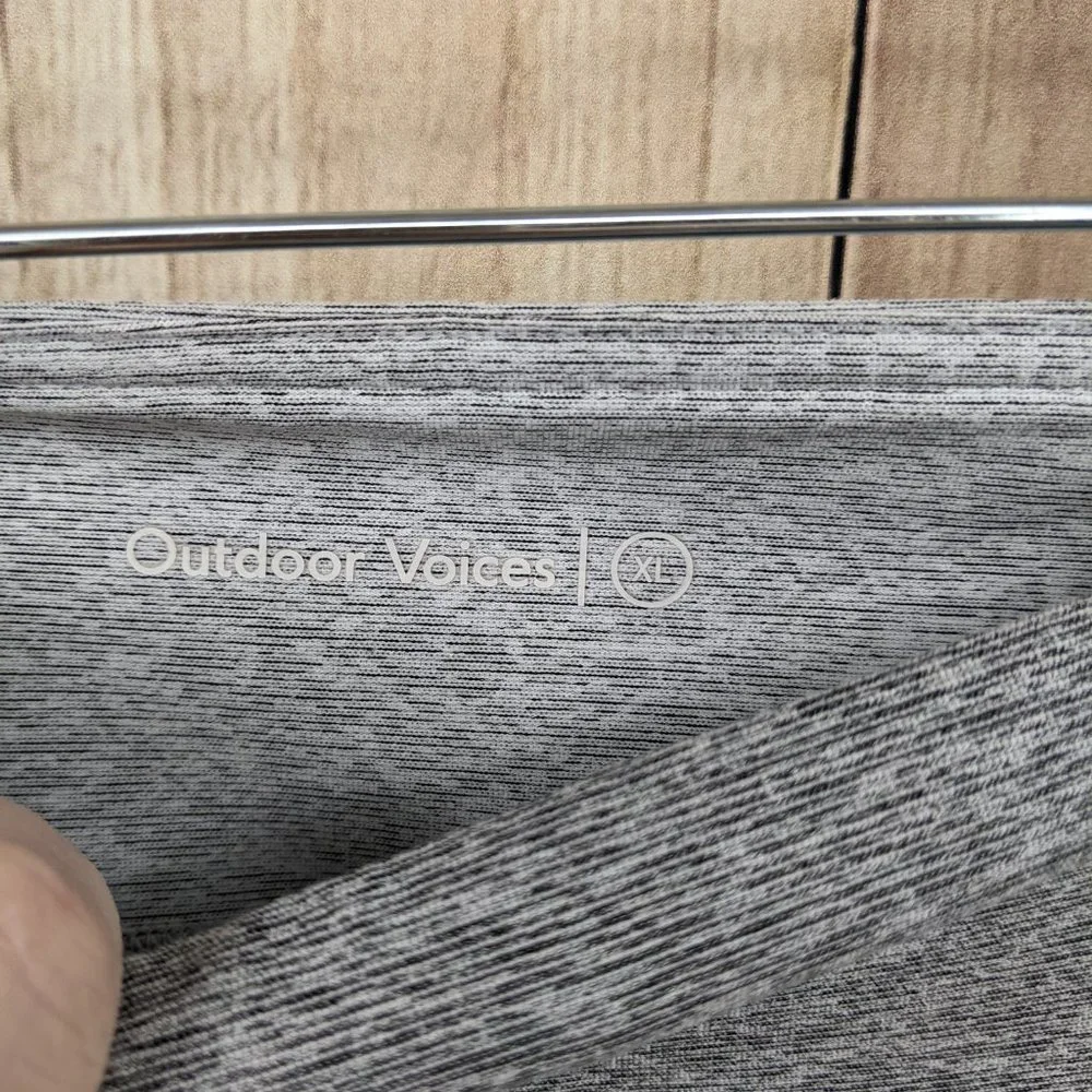 OUTDOOR VOICES Warmup 3/4 Legging Dove/Ash Gray Space Dyed Sz XL - Picture 7 of 8